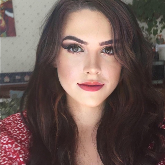 Meet your Posher, Bianca - Picture 1 of 1